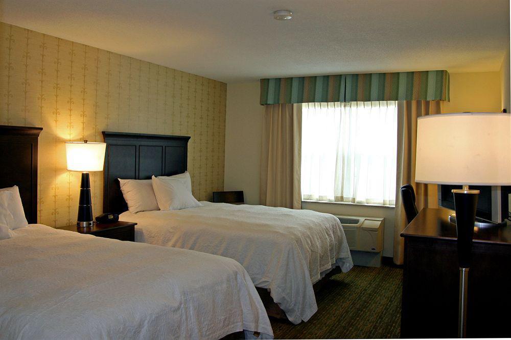 Hampton Inn Доувър Екстериор снимка