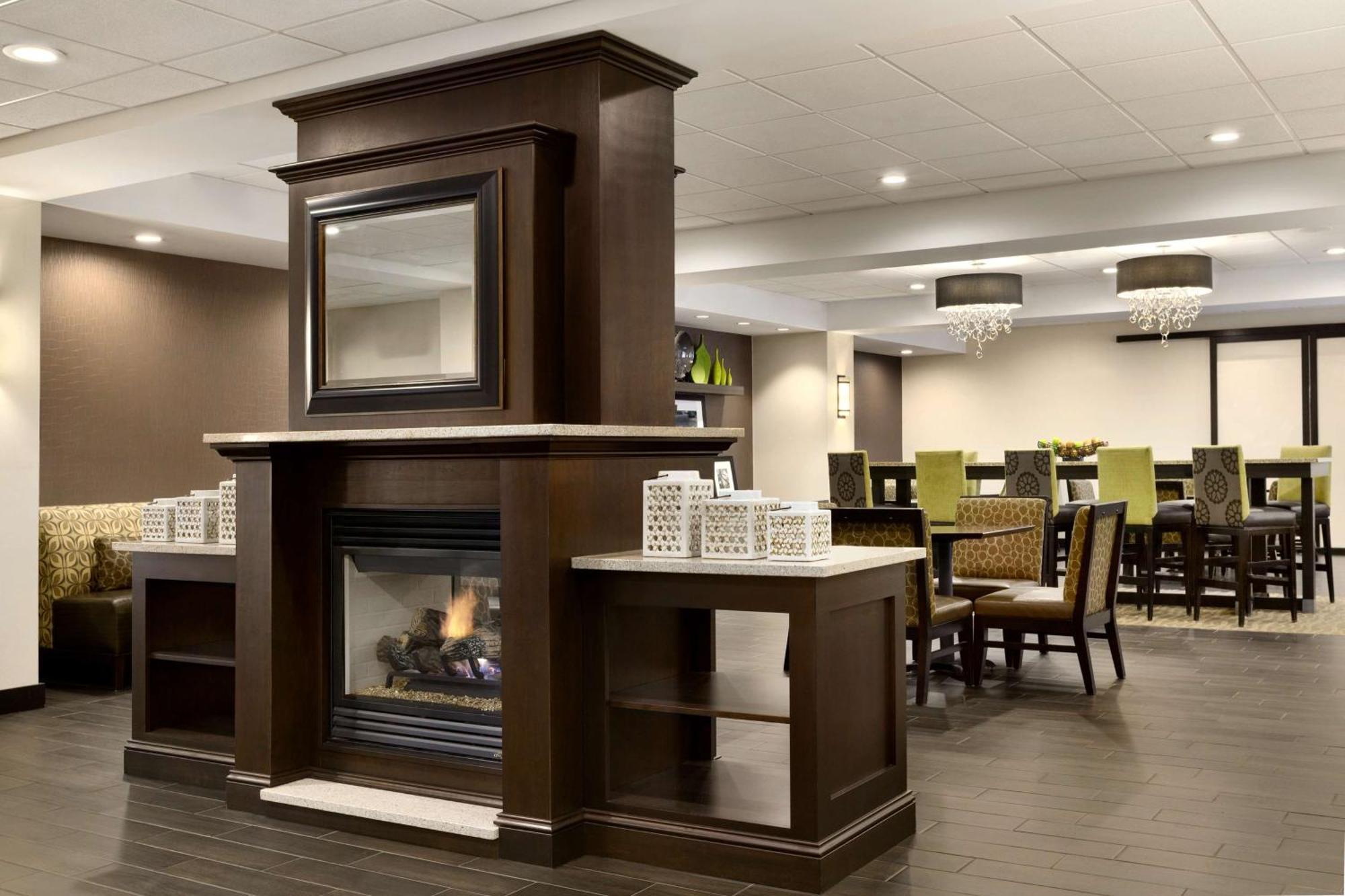 Hampton Inn Доувър Екстериор снимка