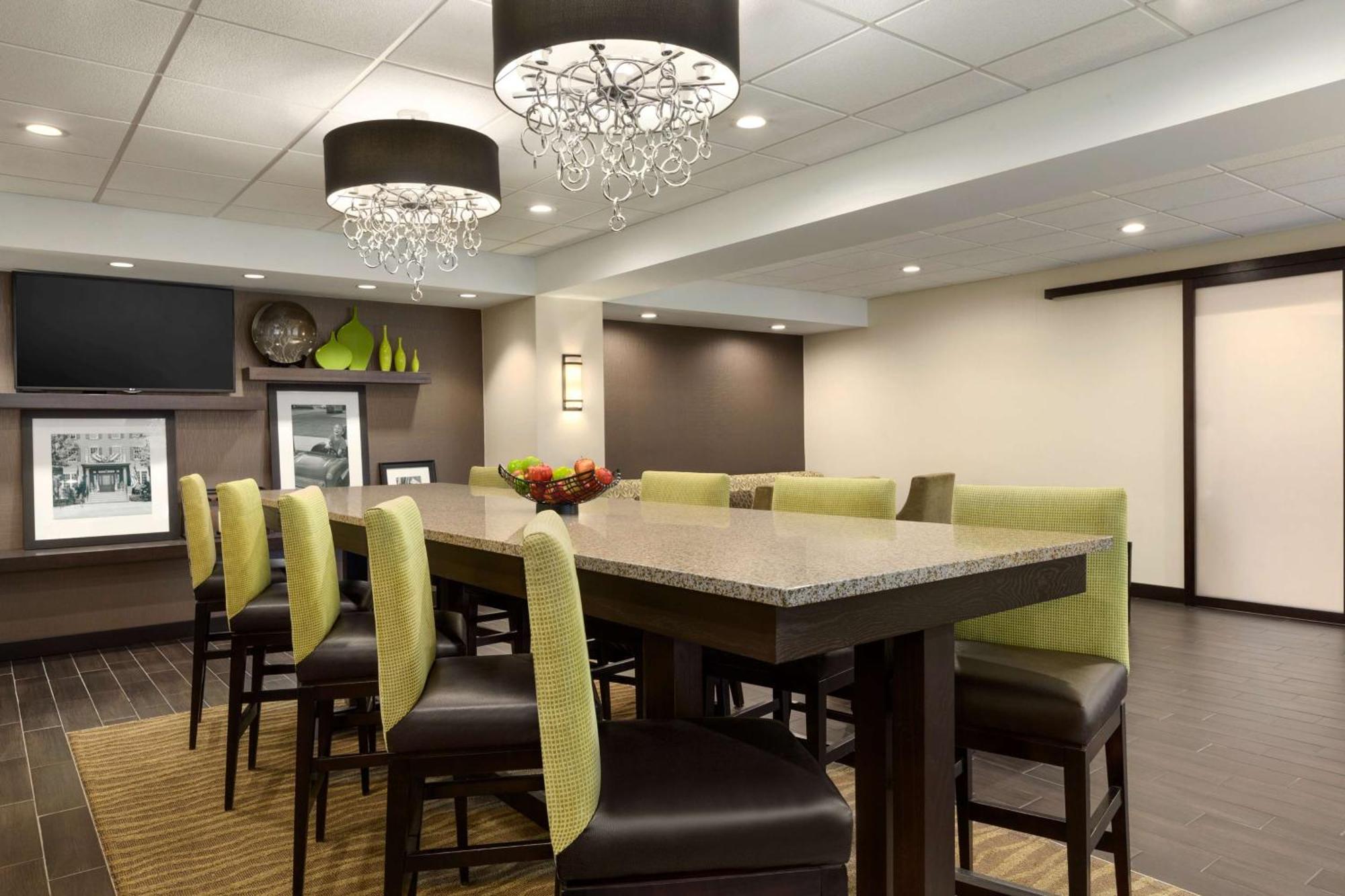 Hampton Inn Доувър Екстериор снимка
